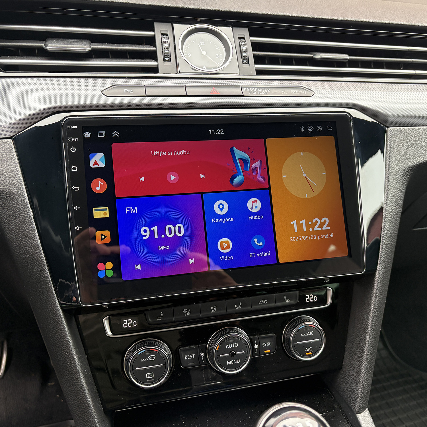 Podívejte se na reálně nainstalované autorádio do Volkswagen Passat B8